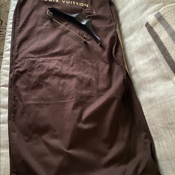 LOUIS VUITTONGarment Bag & Walnut Garment Hanger - Picture 5 of 10